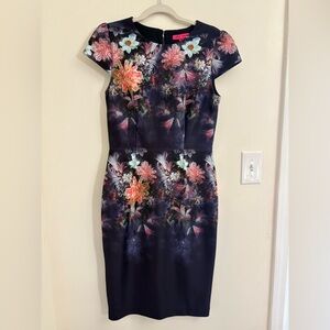 BETSEY JOHNSON Floral Scuba Sheath Dress Easter Spring Wedding Guest Cap Sleeve